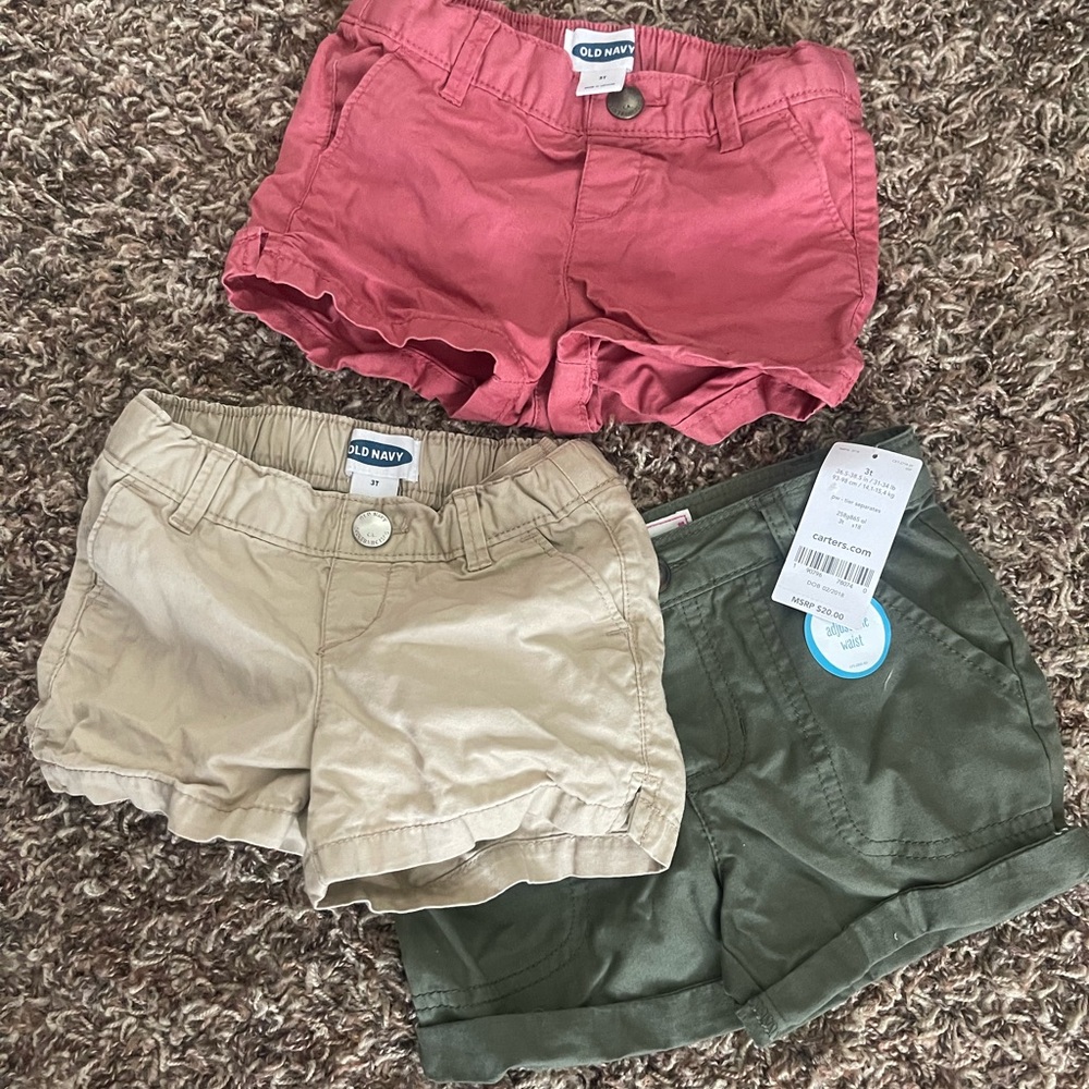 3 Pairs of 3T Girls Khaki Shorts (Old Navy 2x EUC / Carters 1x NWT)